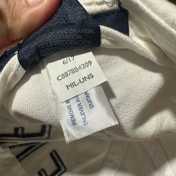 Tommy Hilfiger White Embroidered hat one size fits most - Picture 4 of 6